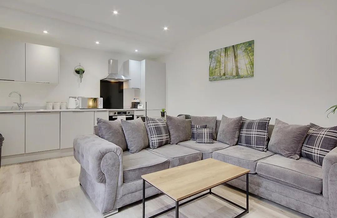 Wimborne Road Apartment 4-1