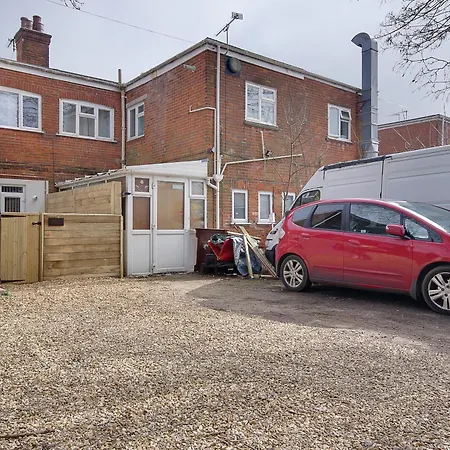 Wimborne Road Apartment 4-2